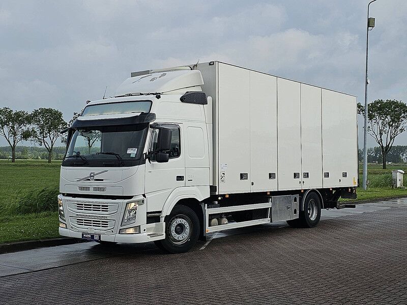 Volvo FM 330 19T GLOBE LIFT - Box truck: picture 2 Volvo FM 330 19T GLOBE LIFT - Box truck: picture 2