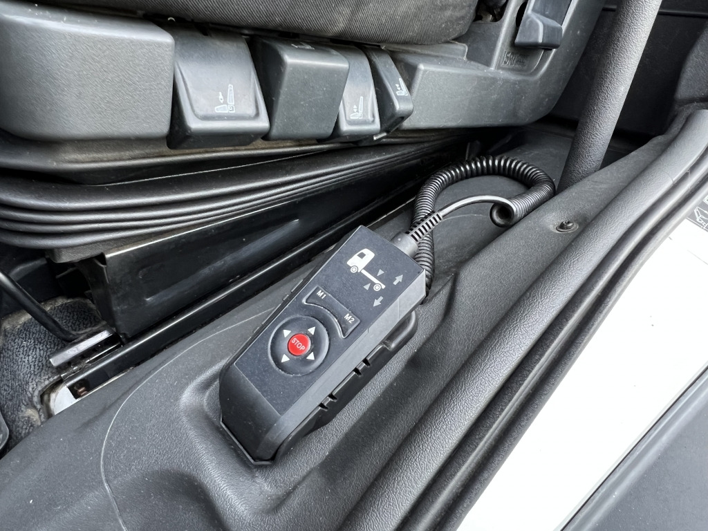 Mercedes-Benz Atego 818 Klima AHK 6,05m Koffer LBW Tempomat - Box van: picture 3 Mercedes-Benz Atego 818 Klima AHK 6,05m Koffer LBW Tempomat - Box van: picture 3