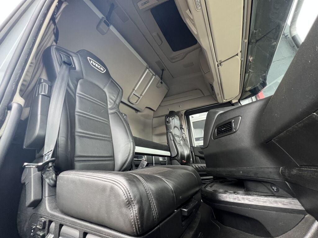 Iveco S-WAY AS440S48 E6d ACC Intader NAVI 2xTank Leder - Tractor unit: picture 5 Iveco S-WAY AS440S48 E6d ACC Intader NAVI 2xTank Leder - Tractor unit: picture 5