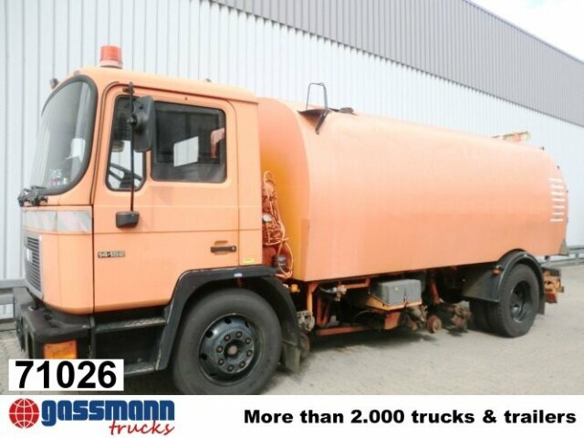MAN M03 14.152 4x2, Schienenkehrmaschine - Road sweeper: picture 1 MAN M03 14.152 4x2, Schienenkehrmaschine - Road sweeper: picture 1