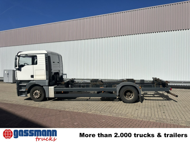 Container transporter/ Swap body truck MAN TGA 18.360 LL 4x2: picture 12