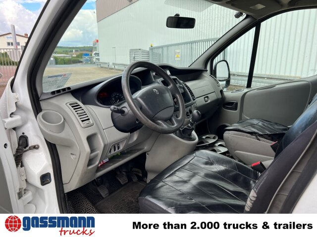 Renault Trafik 2.0 dCi115 4x2, Krankentransporter - Ambulance: picture 5 Renault Trafik 2.0 dCi115 4x2, Krankentransporter - Ambulance: picture 5