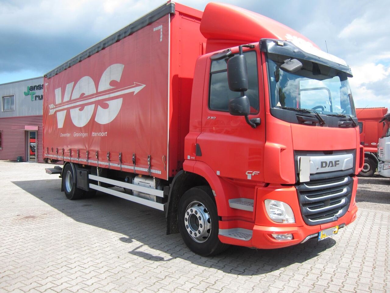 DAF CF 230 19T Schiebeplane LBW Portalturen - Curtainsider truck: picture 1 DAF CF 230 19T Schiebeplane LBW Portalturen - Curtainsider truck: picture 1