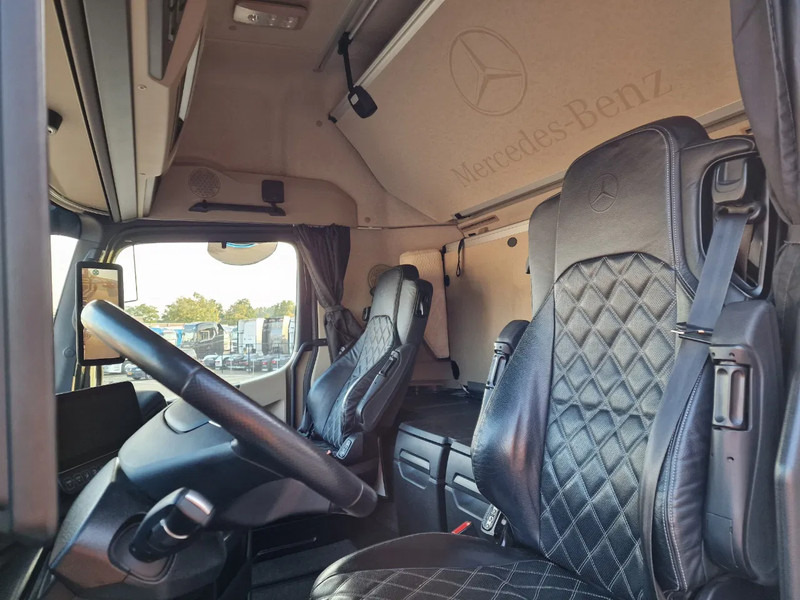 Container transporter/ Swap body truck Mercedes-Benz Actros 2553 6x2 - BDF - Retarder - 4.90 WB - Loadlift - Full air: picture 10