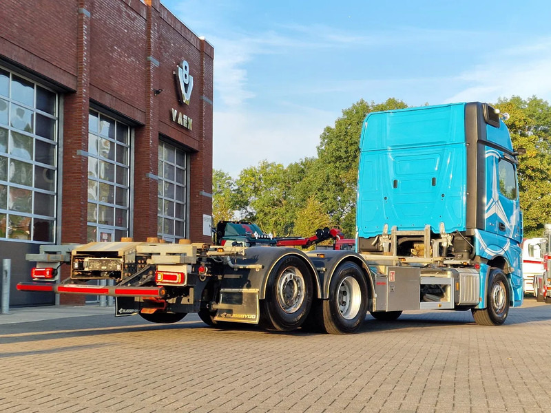 Container transporter/ Swap body truck Mercedes-Benz Actros 2553 6x2 - BDF - Retarder - 4.90 WB - Loadlift - Full air: picture 7