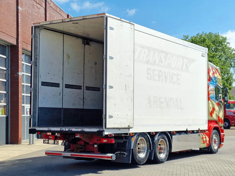 Box truck Scania R580 V8 Topline 6x2 - Box with sidedoors - Retarder - Full air - 4.55WB: picture 19 Box truck Scania R580 V8 Topline 6x2 - Box with sidedoors - Retarder - Full air - 4.55WB: picture 19