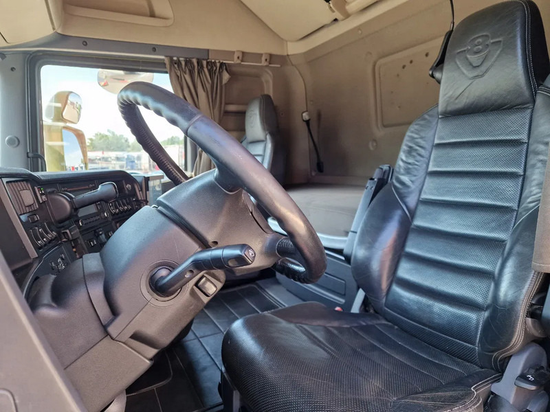 Box truck Scania R580 V8 Topline 6x2 - Box with sidedoors - Retarder - Full air - 4.55WB: picture 12 Box truck Scania R580 V8 Topline 6x2 - Box with sidedoors - Retarder - Full air - 4.55WB: picture 12