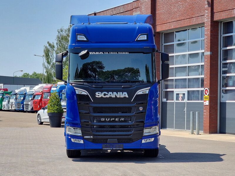 Scania R460 Highline 4x2 - New dashboard - Retarder - Night clima - Alloy wheels - 2x tank - Tractor unit: picture 2 Scania R460 Highline 4x2 - New dashboard - Retarder - Night clima - Alloy wheels - 2x tank - Tractor unit: picture 2