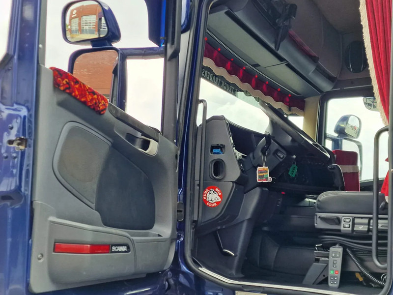 Tractor unit Scania R560 V8 Highline 6x2 - Show truck - Manual gearbox - 2.90 WB - PTO/Hydraulic - Double glazed: picture 9