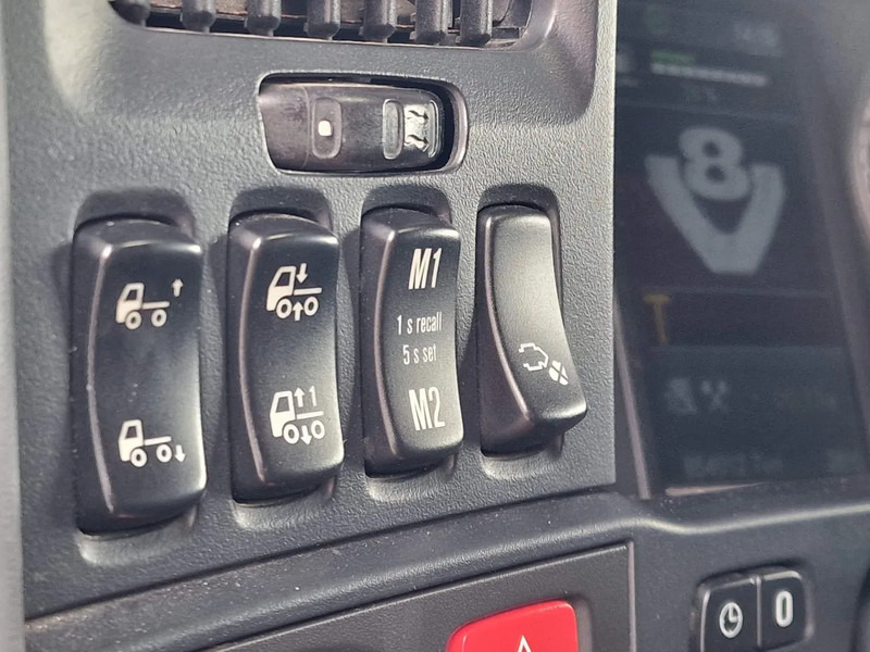 Tractor unit Scania R560 V8 Highline 6x2 - Show truck - Manual gearbox - 2.90 WB - PTO/Hydraulic - Double glazed: picture 15
