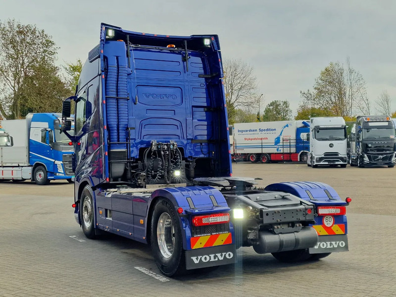 Volvo FH 13.500 Globetrotter 4x2 - Full air - Bull bar - Leather - Fridge - Lightbar - Tractor unit: picture 5 Volvo FH 13.500 Globetrotter 4x2 - Full air - Bull bar - Leather - Fridge - Lightbar - Tractor unit: picture 5