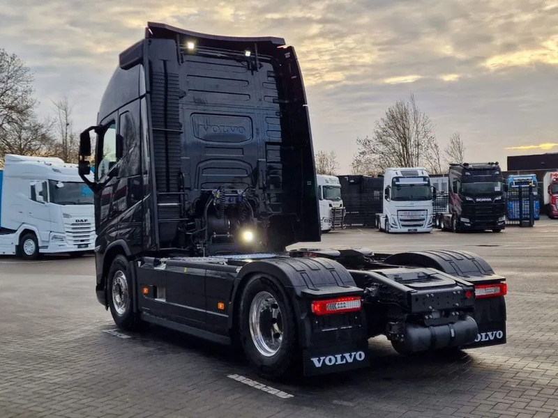 Volvo FH 13.500 Globetrotter XL 4x2 - NEW - Full spec - I parkcool - Full air - - Tractor unit: picture 4 Volvo FH 13.500 Globetrotter XL 4x2 - NEW - Full spec - I parkcool - Full air - - Tractor unit: picture 4