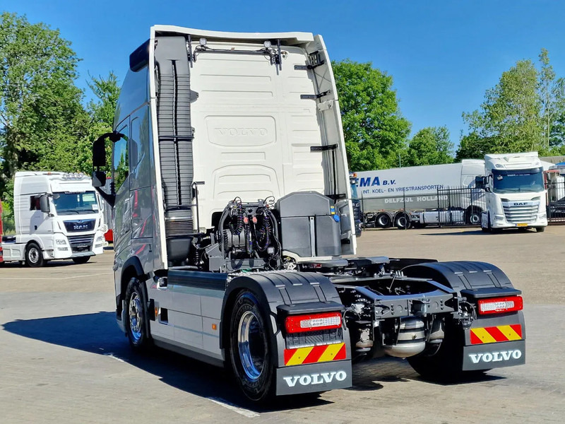 Volvo FH 13.500 Globetrotter XL 4x2 - NEW - Full spec - I parkcool - Full air - - Tractor unit: picture 5 Volvo FH 13.500 Globetrotter XL 4x2 - NEW - Full spec - I parkcool - Full air - - Tractor unit: picture 5