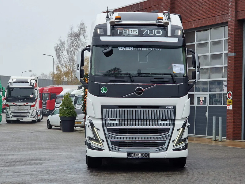 Volvo FH 16.780 8x4*4 Globetrotter XL - 245T GCW - New - Full air - I parkcool - Retarder - Tractor unit: picture 2 Volvo FH 16.780 8x4*4 Globetrotter XL - 245T GCW - New - Full air - I parkcool - Retarder - Tractor unit: picture 2