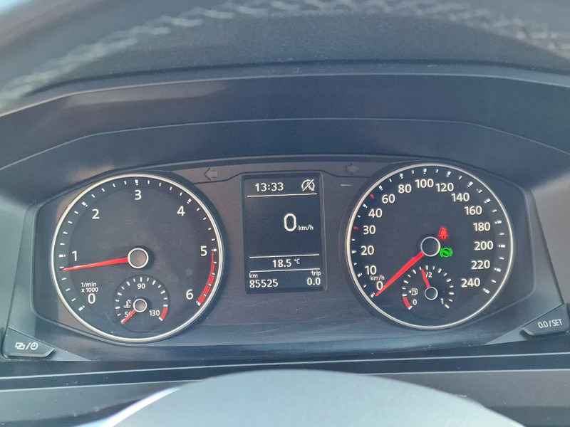 Car Volkswagen Multivan 2.0 TDI 150KW 4 Motion - Hearse / Leichenwagen / Rouwauto - 2x Coffin: picture 15 Car Volkswagen Multivan 2.0 TDI 150KW 4 Motion - Hearse / Leichenwagen / Rouwauto - 2x Coffin: picture 15