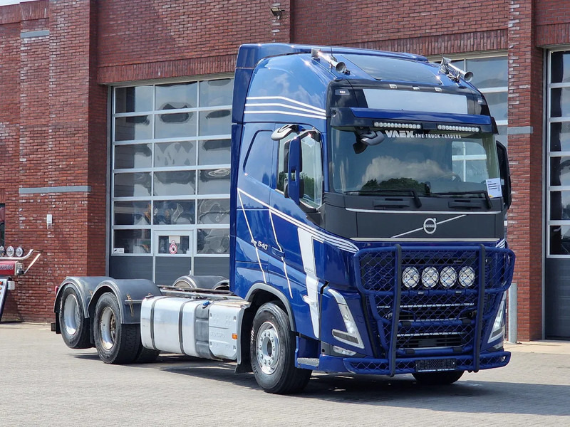 Volvo FH 13.540 Globetrotter XL 6x2 - Retarder - Full air - 4.60 WB - I shift dual clutch - Cab chassis truck: picture 1 Volvo FH 13.540 Globetrotter XL 6x2 - Retarder - Full air - 4.60 WB - I shift dual clutch - Cab chassis truck: picture 1