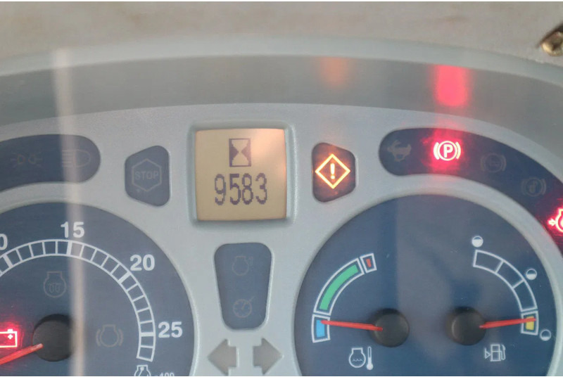 Farm tractor New Holland T6040 | FRONT LOADER | 50KM/H | QUICK COUPLER: picture 20