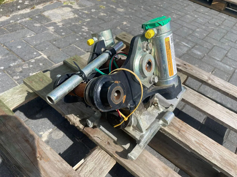 STEELWRIST TMX S30 -180HA | TILT QUICKCOUPLER | TILTING COUPLER | NEW - Tiltrotator for Construction machinery: picture 3 STEELWRIST TMX S30 -180HA | TILT QUICKCOUPLER | TILTING COUPLER | NEW - Tiltrotator for Construction machinery: picture 3