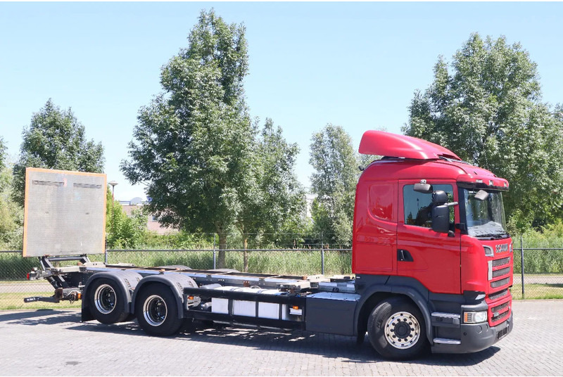 Scania R580 V8 | 6X2 | BDF | RETARDER | TAILLIFT | EURO 6 - Container transporter/ Swap body truck: picture 3 Scania R580 V8 | 6X2 | BDF | RETARDER | TAILLIFT | EURO 6 - Container transporter/ Swap body truck: picture 3