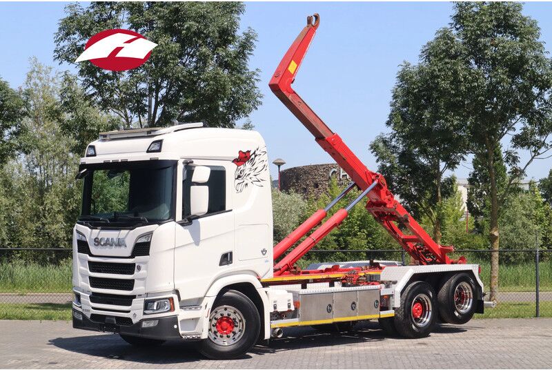 Scania R580 V8 NGS | 6X2 | AJK HOOKLIFT | RETARDER | EURO 6 - Hook lift truck: picture 1 Scania R580 V8 NGS | 6X2 | AJK HOOKLIFT | RETARDER | EURO 6 - Hook lift truck: picture 1