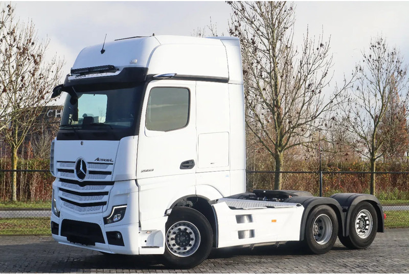Mercedes-Benz Actros 2553 | 6X2 | FULL AIR | RETARDER | 33.000 KM! | EURO 6 - Tractor unit: picture 1 Mercedes-Benz Actros 2553 | 6X2 | FULL AIR | RETARDER | 33.000 KM! | EURO 6 - Tractor unit: picture 1