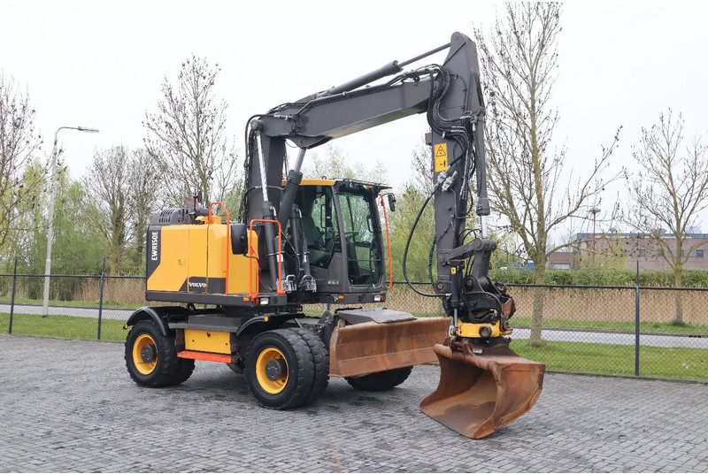 Wheel excavator Volvo EWR 150 E | ROTOTILT | BUCKET | TRAILER HYDR: picture 5