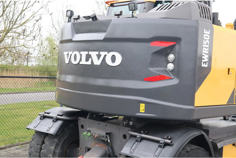 Wheel excavator Volvo EWR 150 E | ROTOTILT | BUCKET | TRAILER HYDR: picture 10