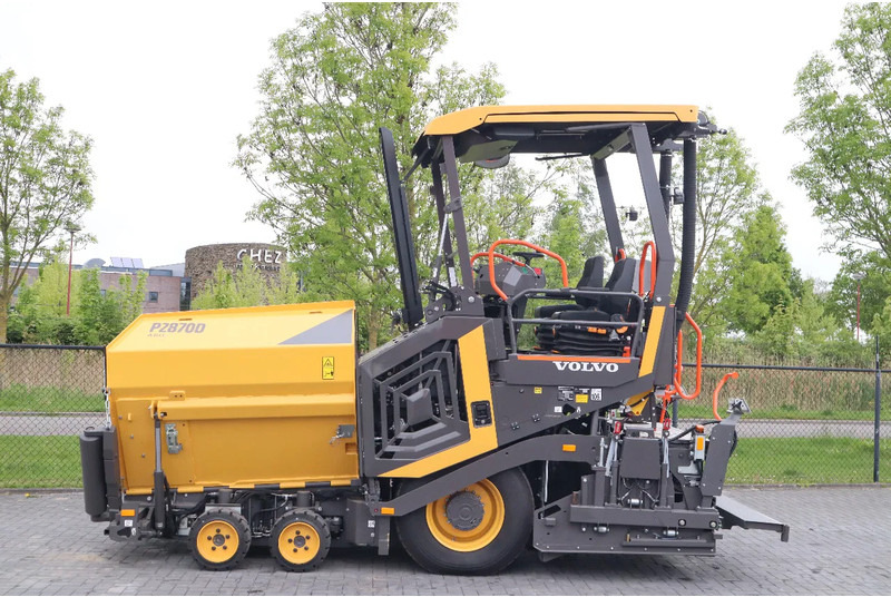 Volvo P2870 D ABG | ASPHALT PAVER | NEW / UNUSED | BOMAG BF300 - Asphalt machine: picture 1 Volvo P2870 D ABG | ASPHALT PAVER | NEW / UNUSED | BOMAG BF300 - Asphalt machine: picture 1