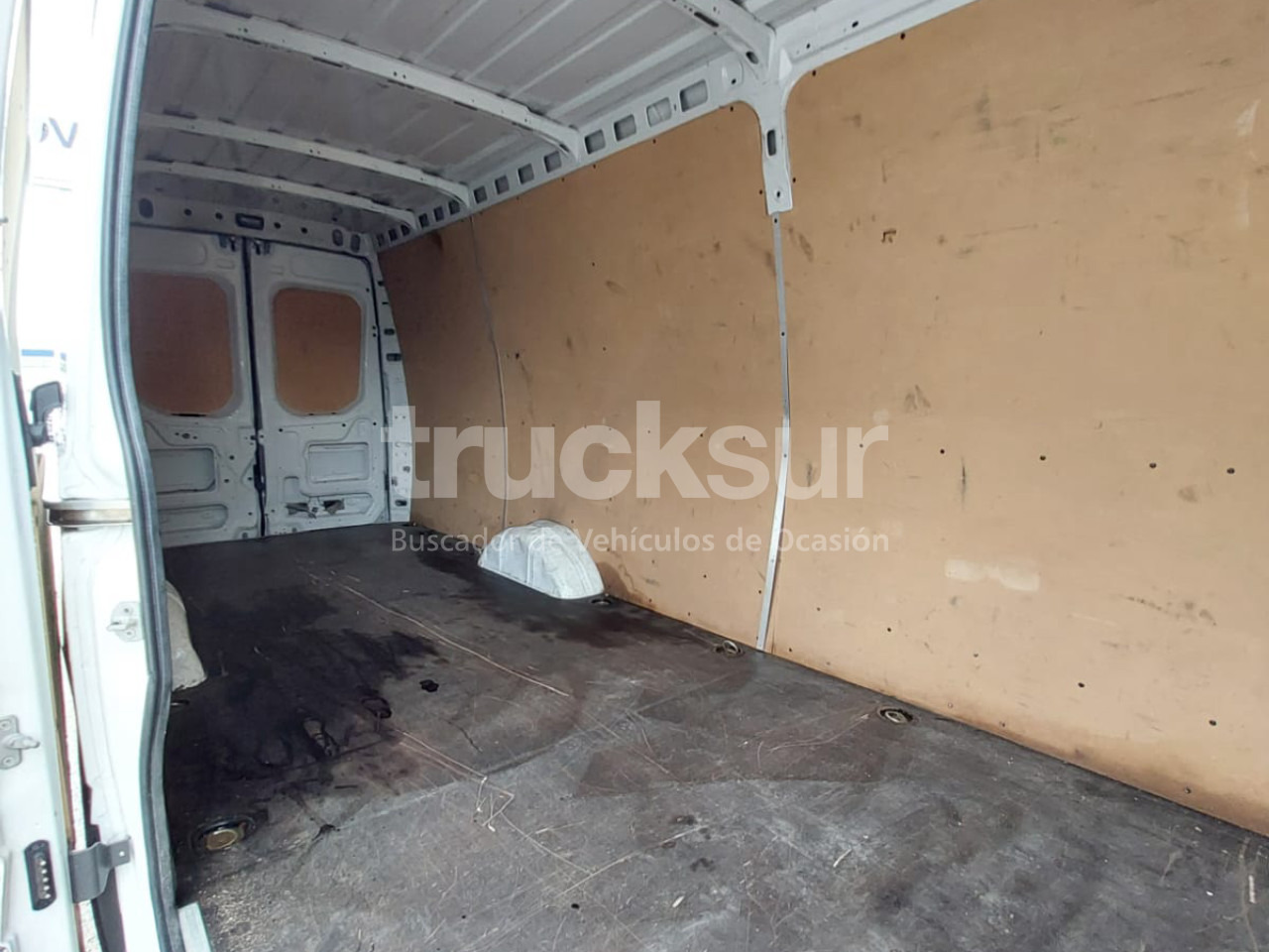 Box van IVECO DAILY 35S16: picture 12