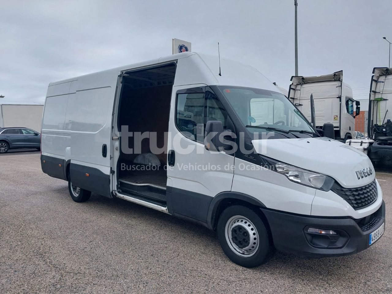 Box van IVECO DAILY 35S16: picture 8