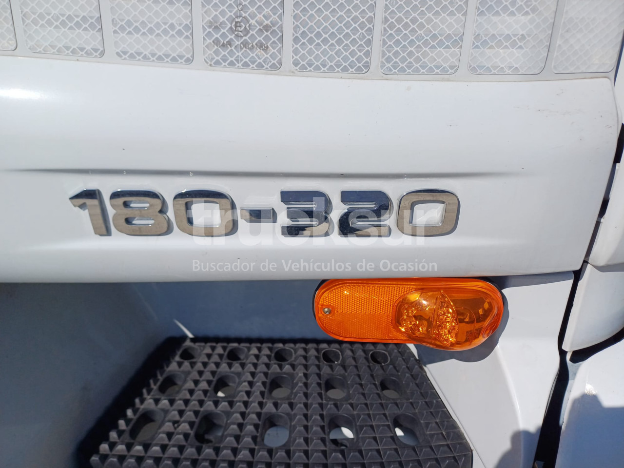 IVECO EUROCARGO ML 180E32/FP - Refrigerator truck: picture 4 IVECO EUROCARGO ML 180E32/FP - Refrigerator truck: picture 4