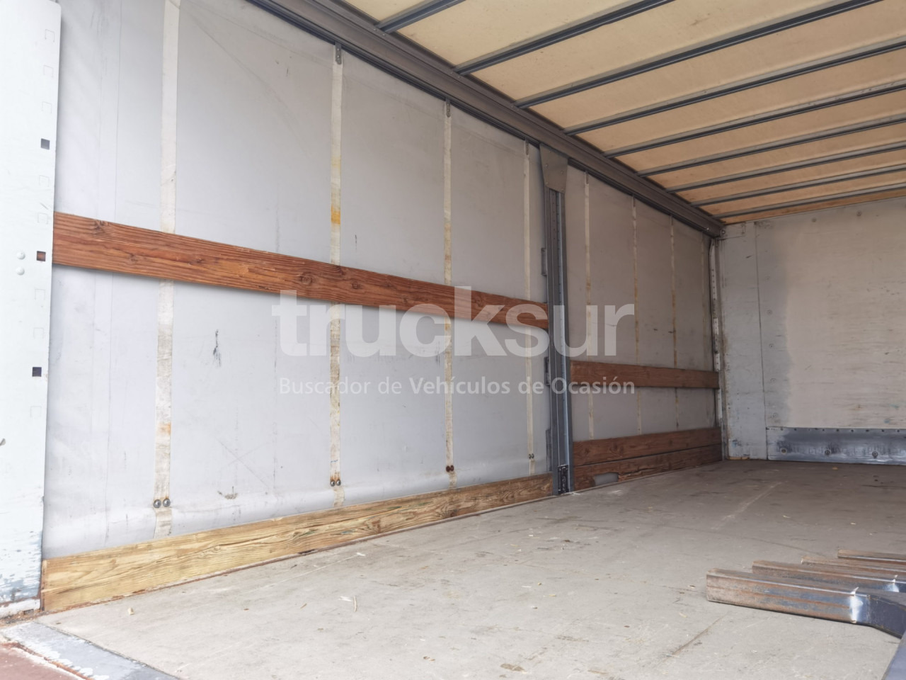 Curtainsider truck IVECO STRALIS AD190S36: picture 9