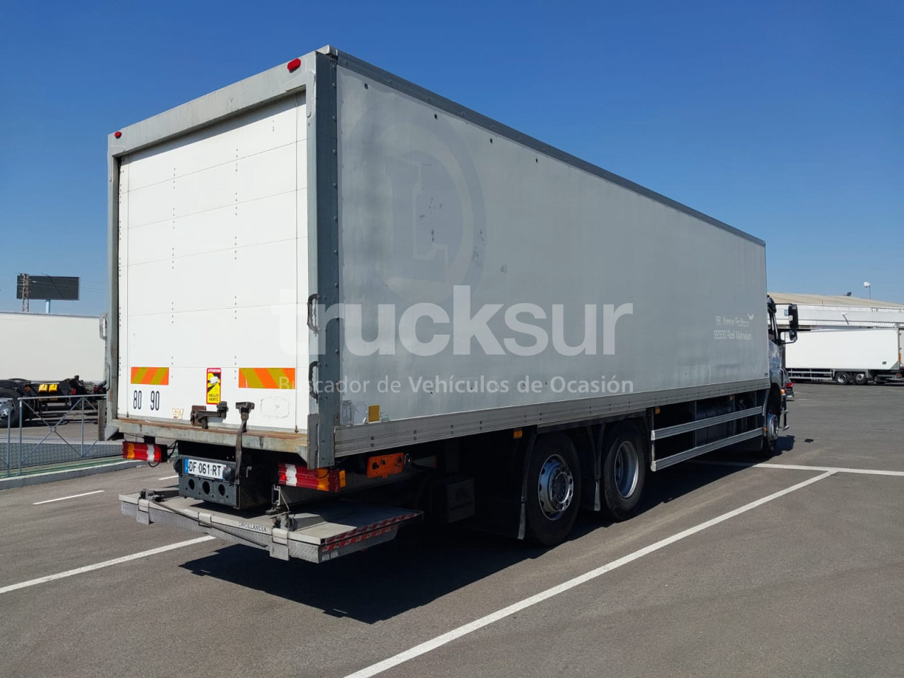 MERCEDES AXOR 2529 ejes 6x2*4 - Box truck: picture 4 MERCEDES AXOR 2529 ejes 6x2*4 - Box truck: picture 4