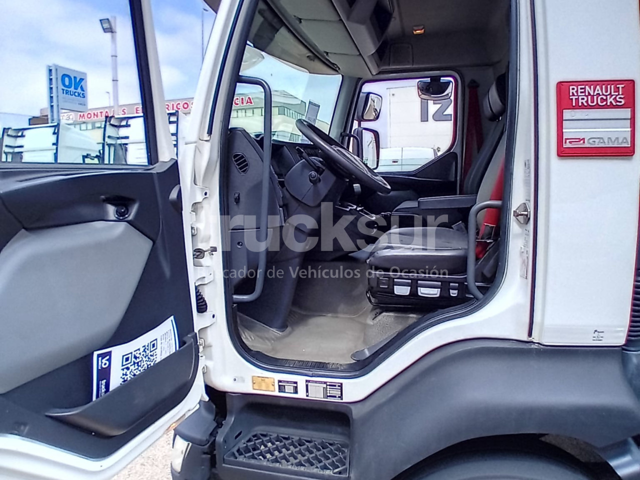 Box truck RENAULT D 12.240: picture 11