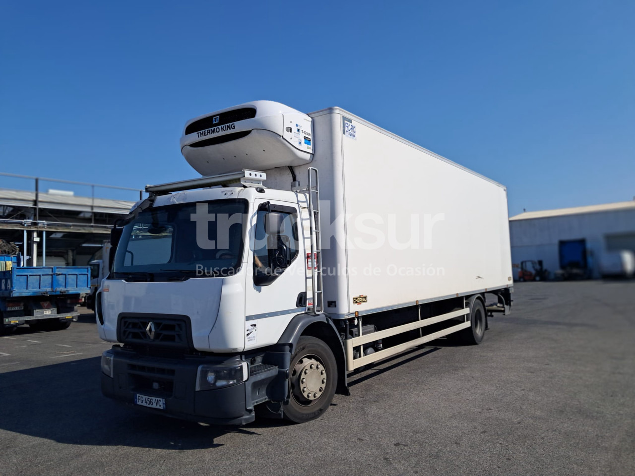 RENAULT D320.18 - Refrigerator truck: picture 1 RENAULT D320.18 - Refrigerator truck: picture 1