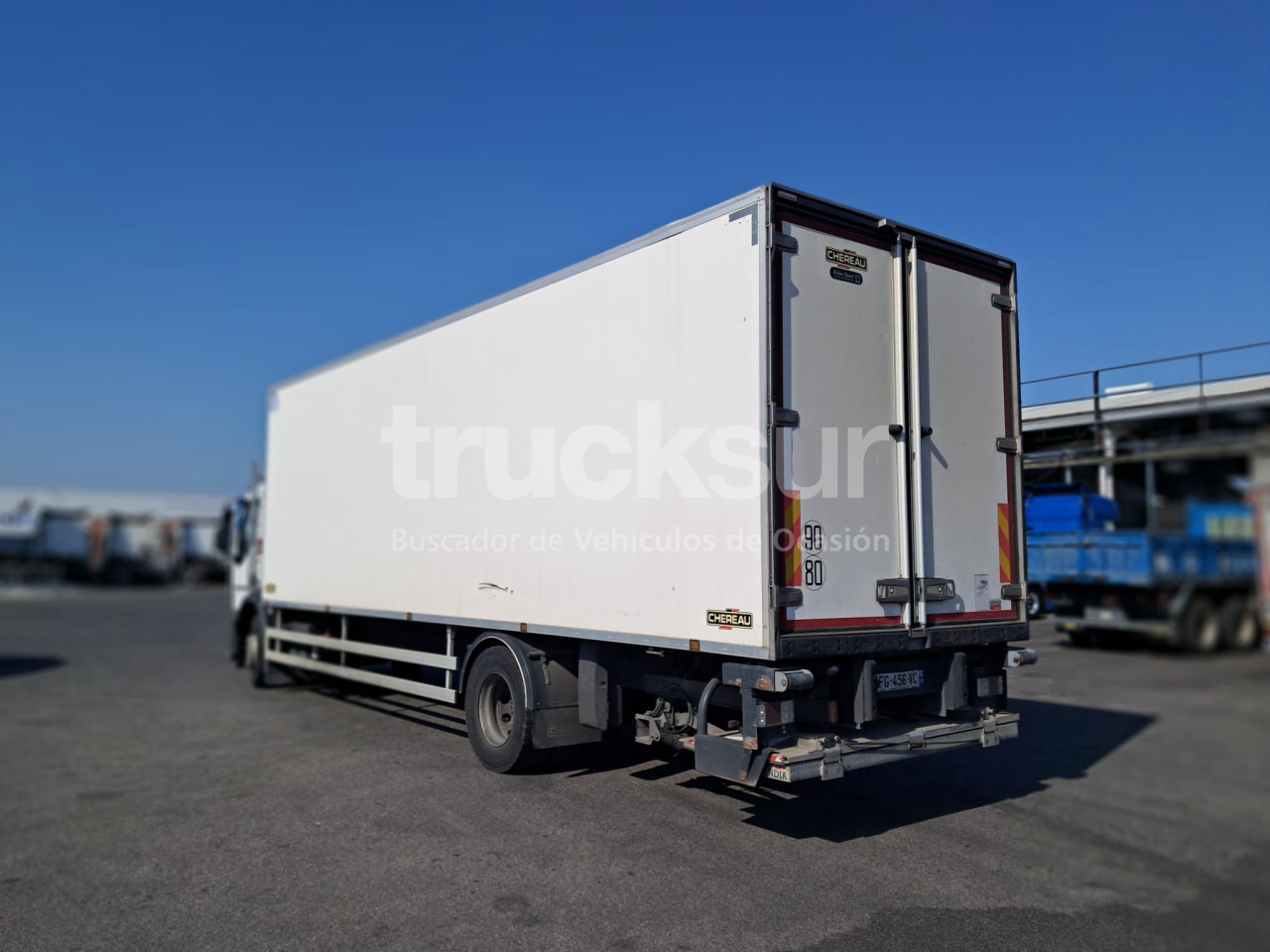 RENAULT D320.18 - Refrigerator truck: picture 4 RENAULT D320.18 - Refrigerator truck: picture 4