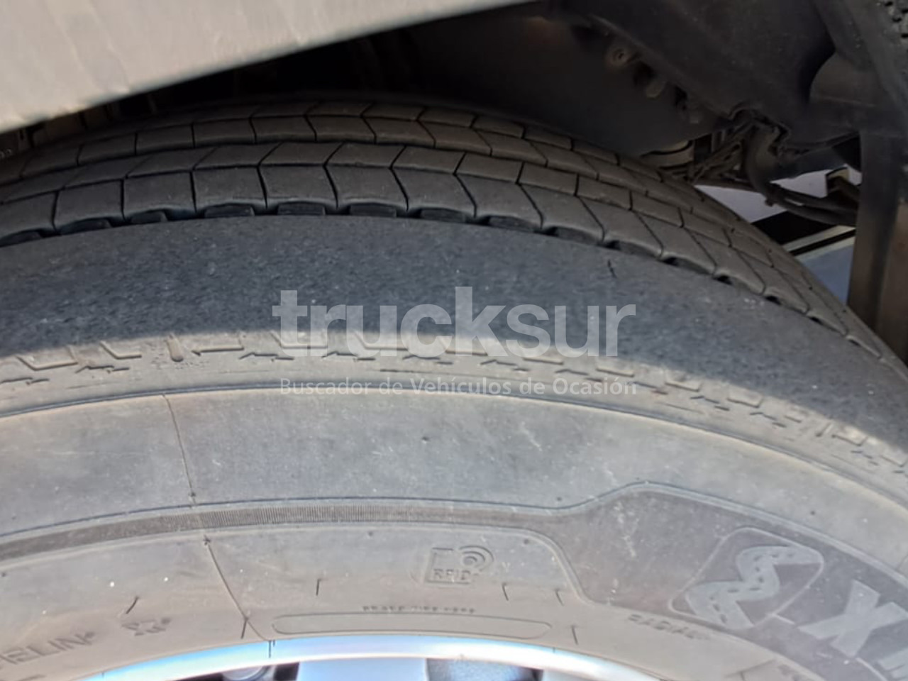 Curtainsider truck SCANIA R450.18: picture 26