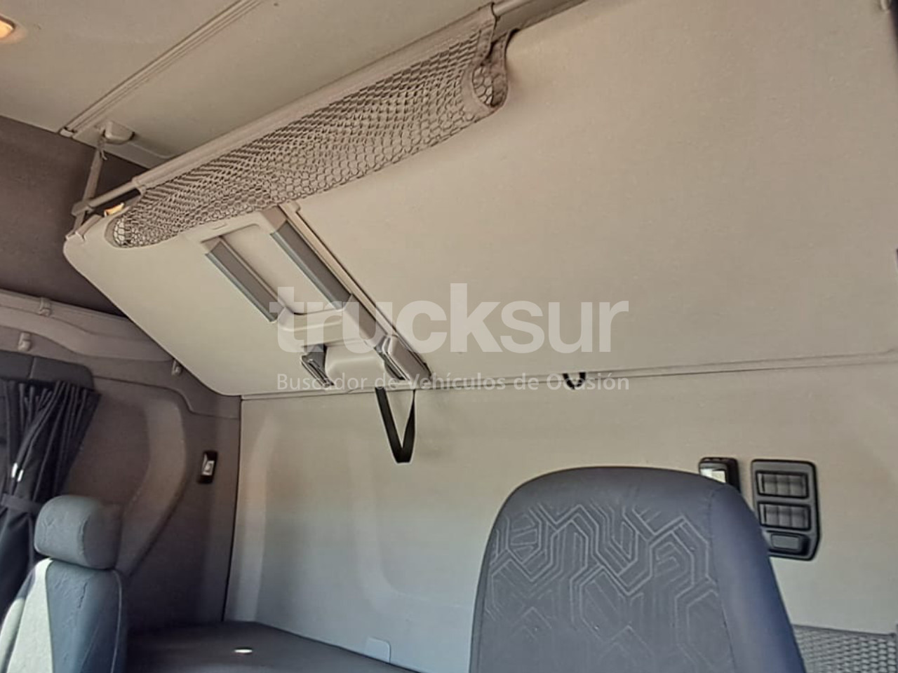 Curtainsider truck SCANIA R450.18: picture 22