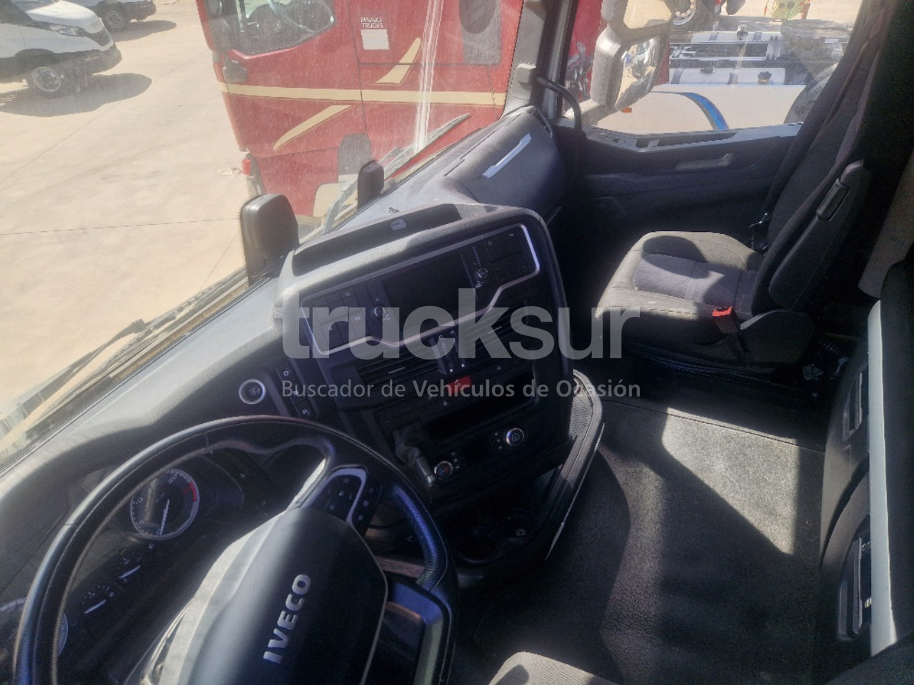 Tractor unit IVECO S-WAY AS440S51T/P: picture 13