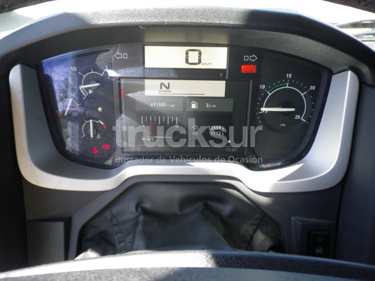 Tractor unit RENAULT T480 SLEEPER CAB: picture 8