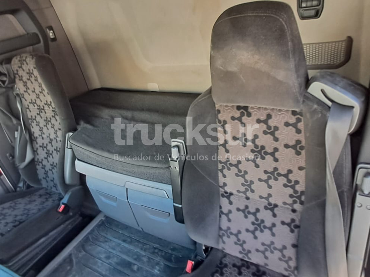 Tractor unit SCANIA R450: picture 8