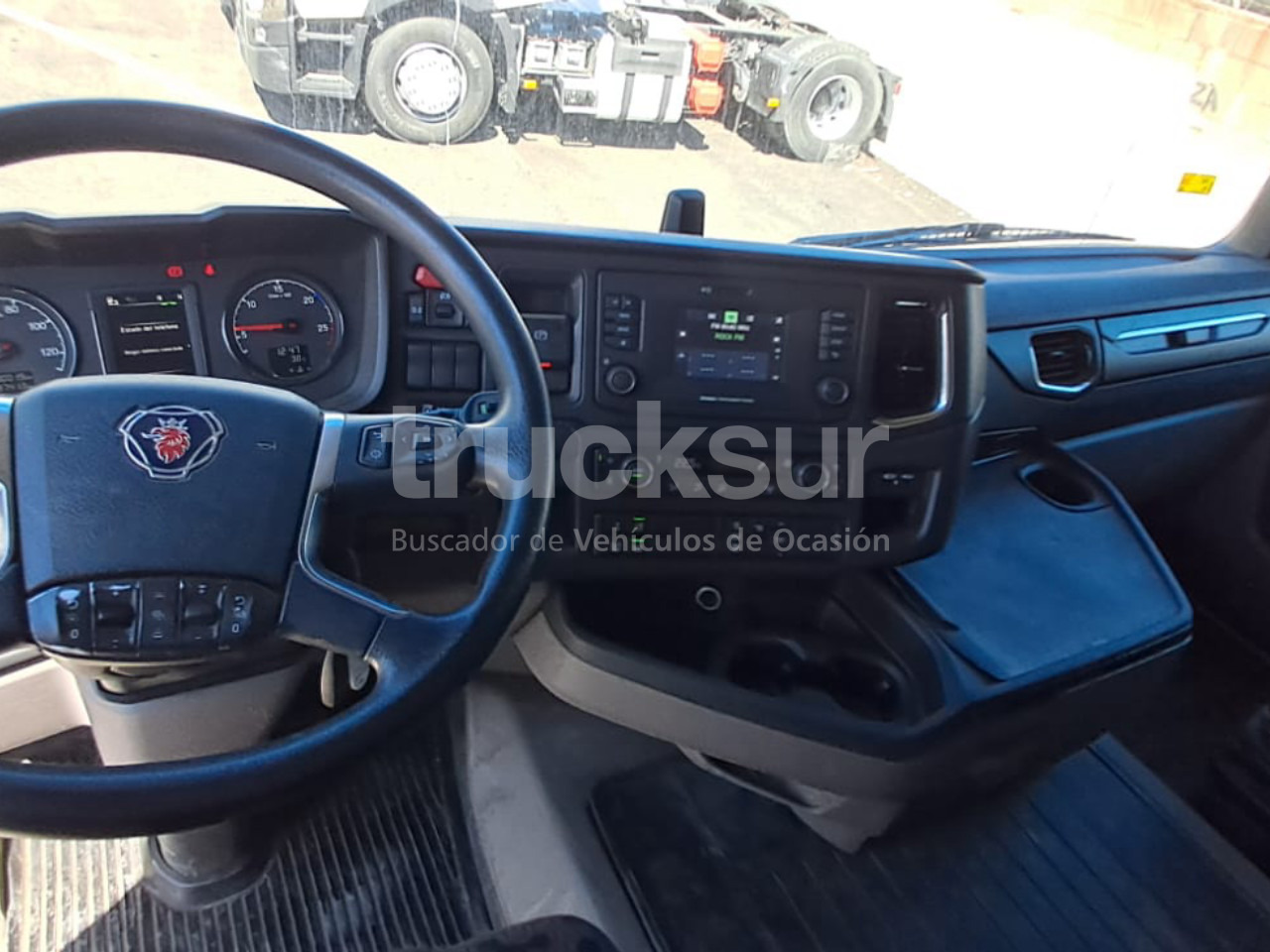 Tractor unit SCANIA R450: picture 19