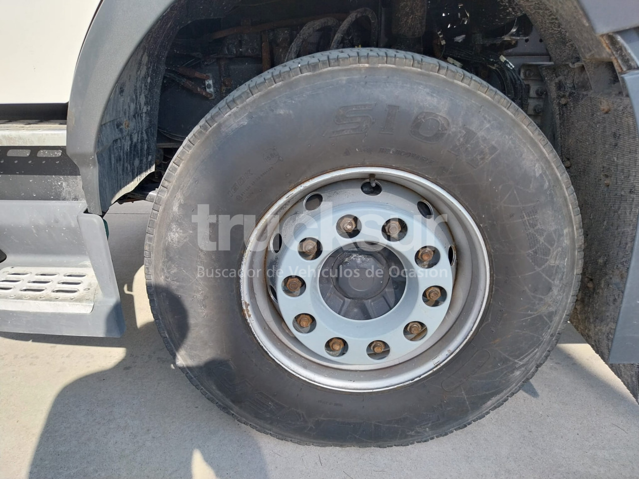 VOLVO FM 330HP - Skip loader truck: picture 4 VOLVO FM 330HP - Skip loader truck: picture 4