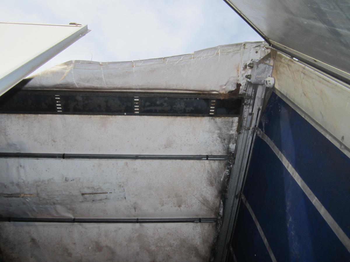 Curtainsider semi-trailer Fruehauf: picture 7