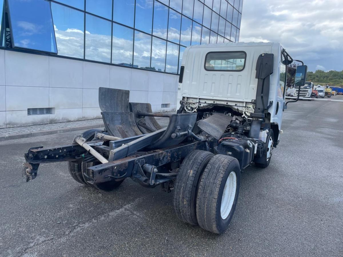 Isuzu - Cab chassis truck: picture 3 Isuzu - Cab chassis truck: picture 3