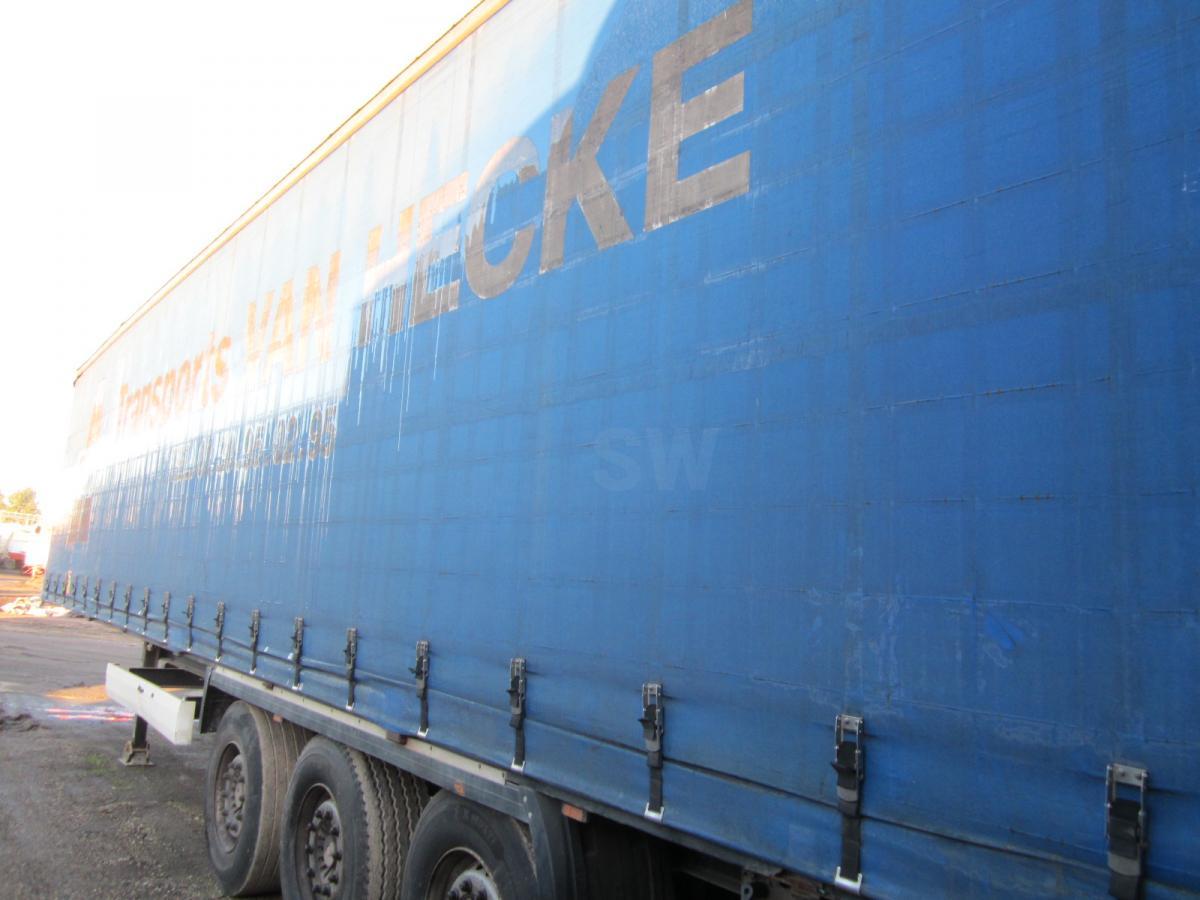 Curtainsider semi-trailer Krone: picture 7