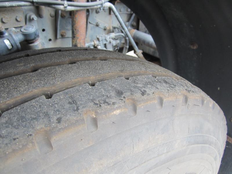 Mercedes Axor 3236 - Hook lift truck: picture 4 Mercedes Axor 3236 - Hook lift truck: picture 4