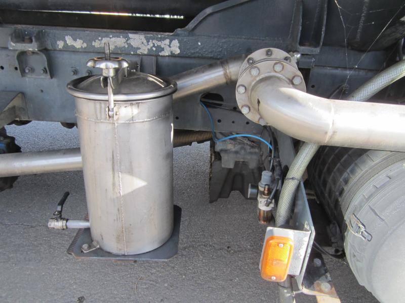 Tank truck for transportation of fuel Renault Premium 250: picture 8
