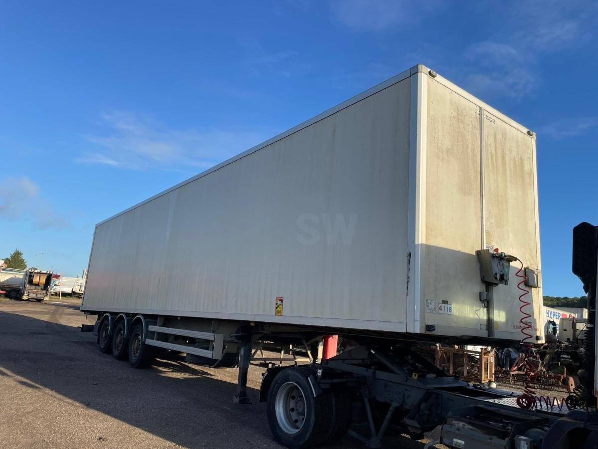 Samro - Closed box semi-trailer: picture 4 Samro - Closed box semi-trailer: picture 4