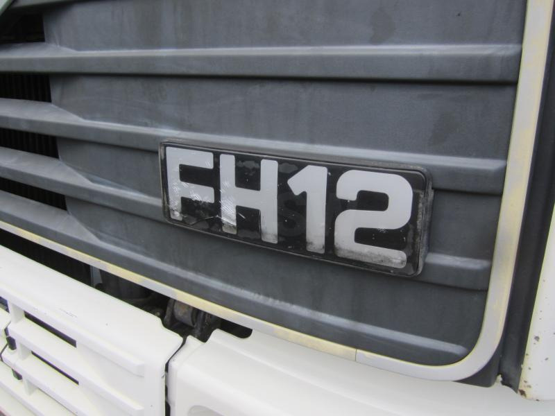 Volvo FH12 - Hook lift truck: picture 2 Volvo FH12 - Hook lift truck: picture 2